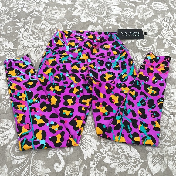 WIN FITNESS WEAR ANIMAL PRINT MULTICOLORED LEGGINGS❤️❤️ - Picture 1 of 6